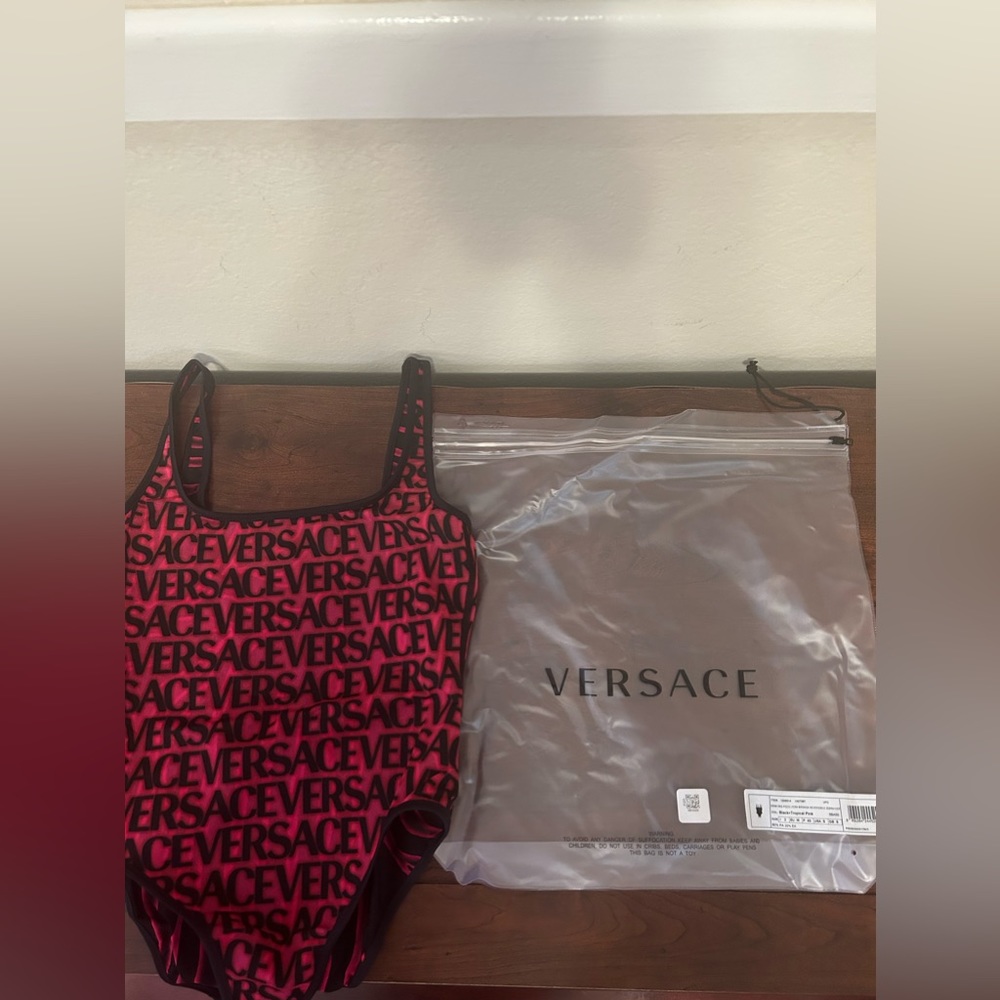 🎉HP🥰Versace Miranda one-piece Swimsuit NWT - Picture 7 of 8